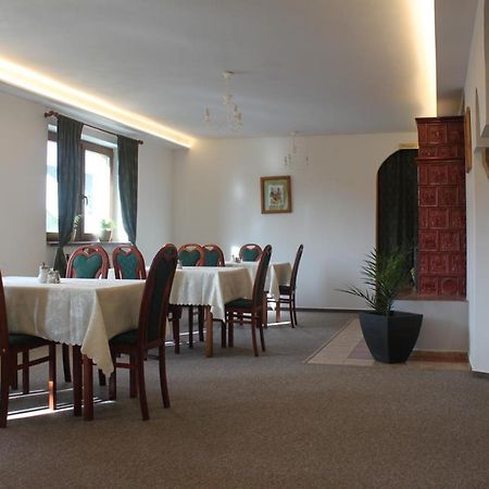 Zlaty Lev Hotel Свитави Екстериор снимка