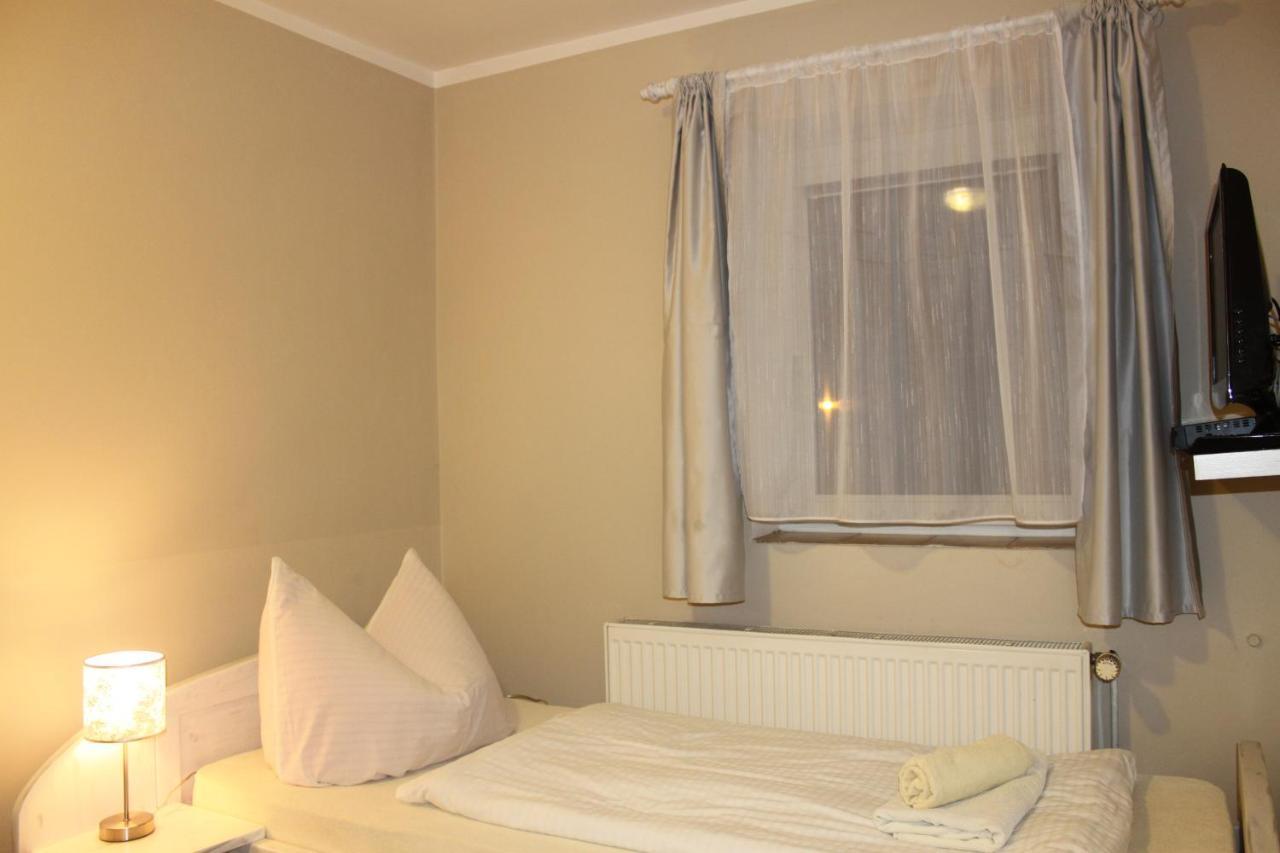 Zlaty Lev Hotel Свитави Екстериор снимка