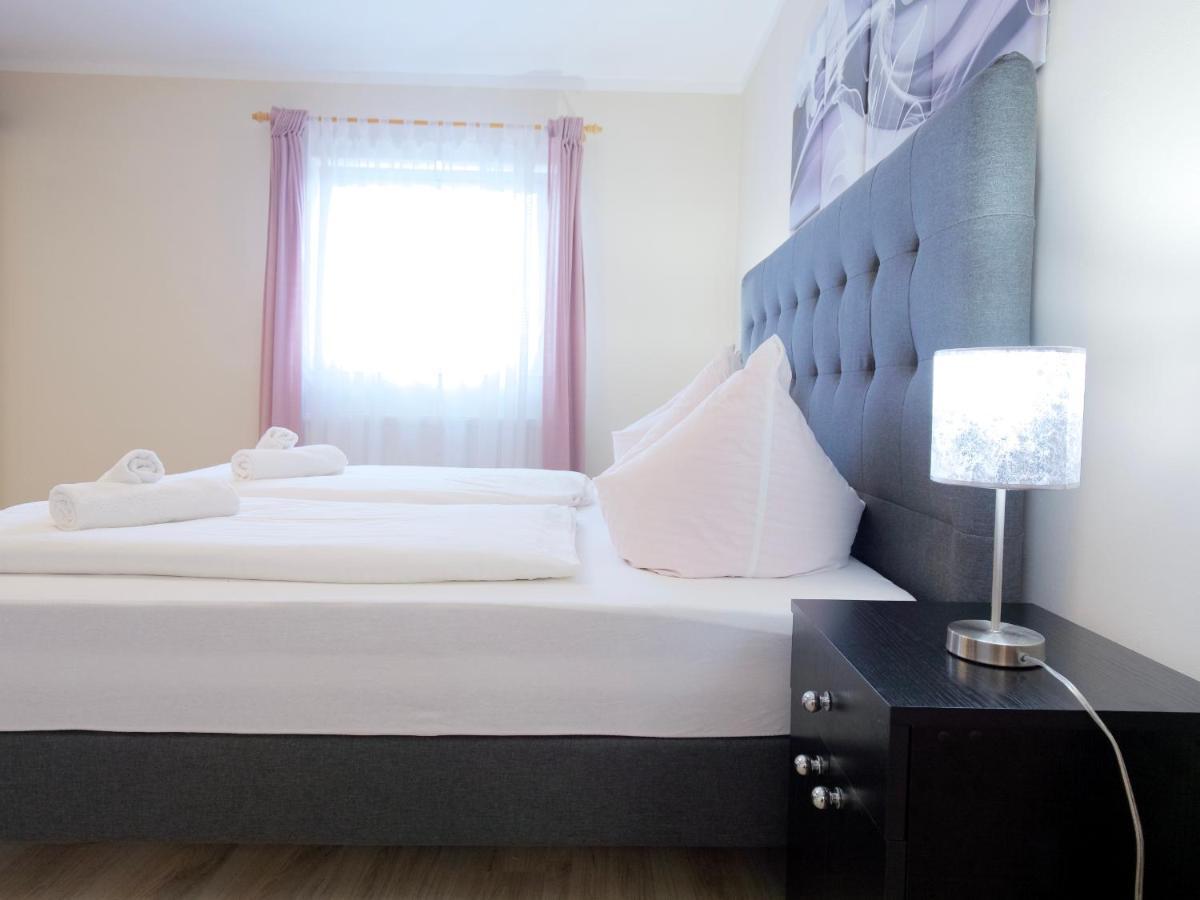 Zlaty Lev Hotel Свитави Екстериор снимка
